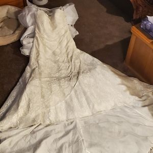 Ivory Wedding dress lace perfect condition